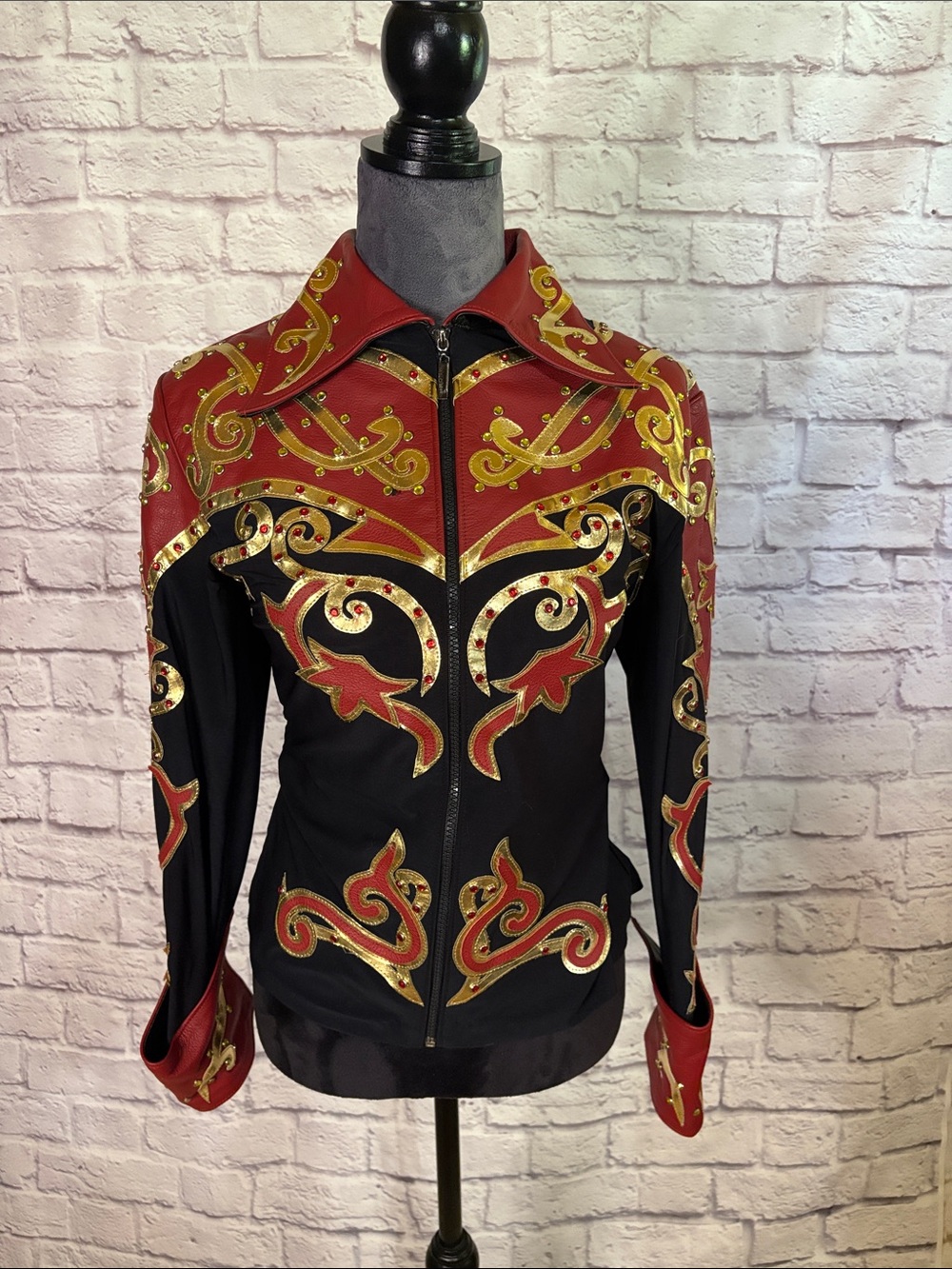 Black and Red Zip-Front Women's Western Show Jacket w/ Detachable Cuff
